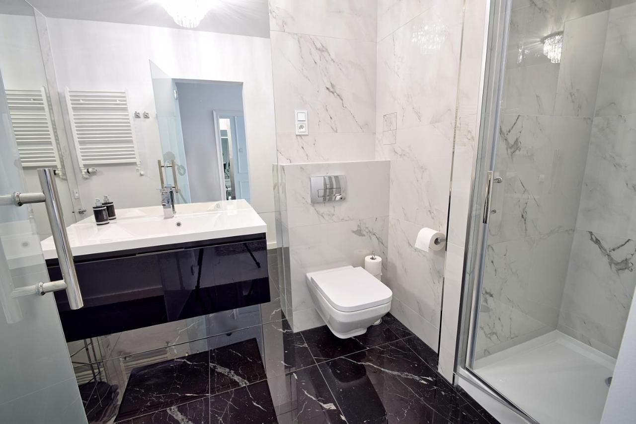 Crystal 80m Od Plazy, Przy Latarni Morskiej *